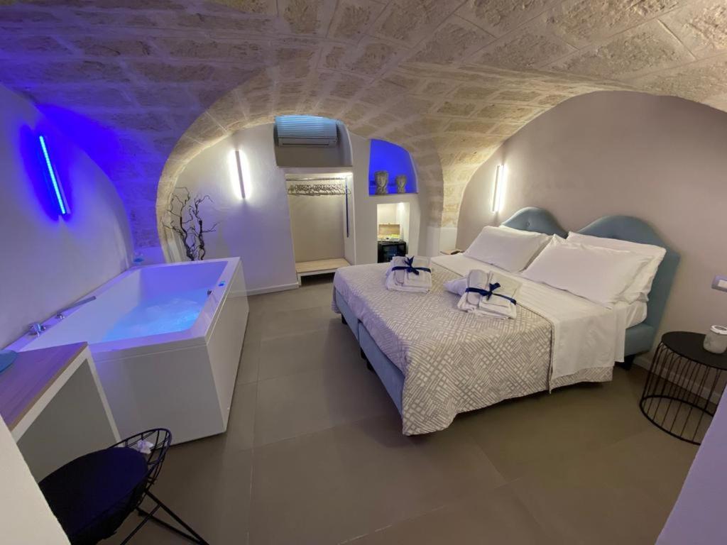 Double Room with Spa Bath -Basement